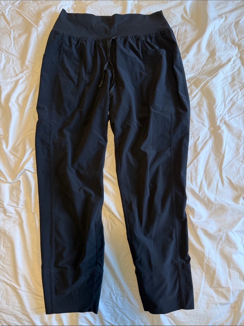 Womens Black Performance Drawstring Capri Joggers